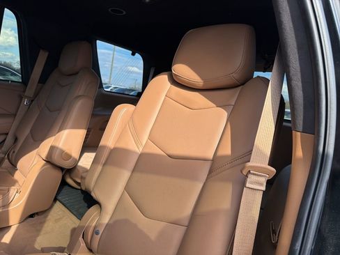 Used 2017 Cadillac Escalade Platinum image 18