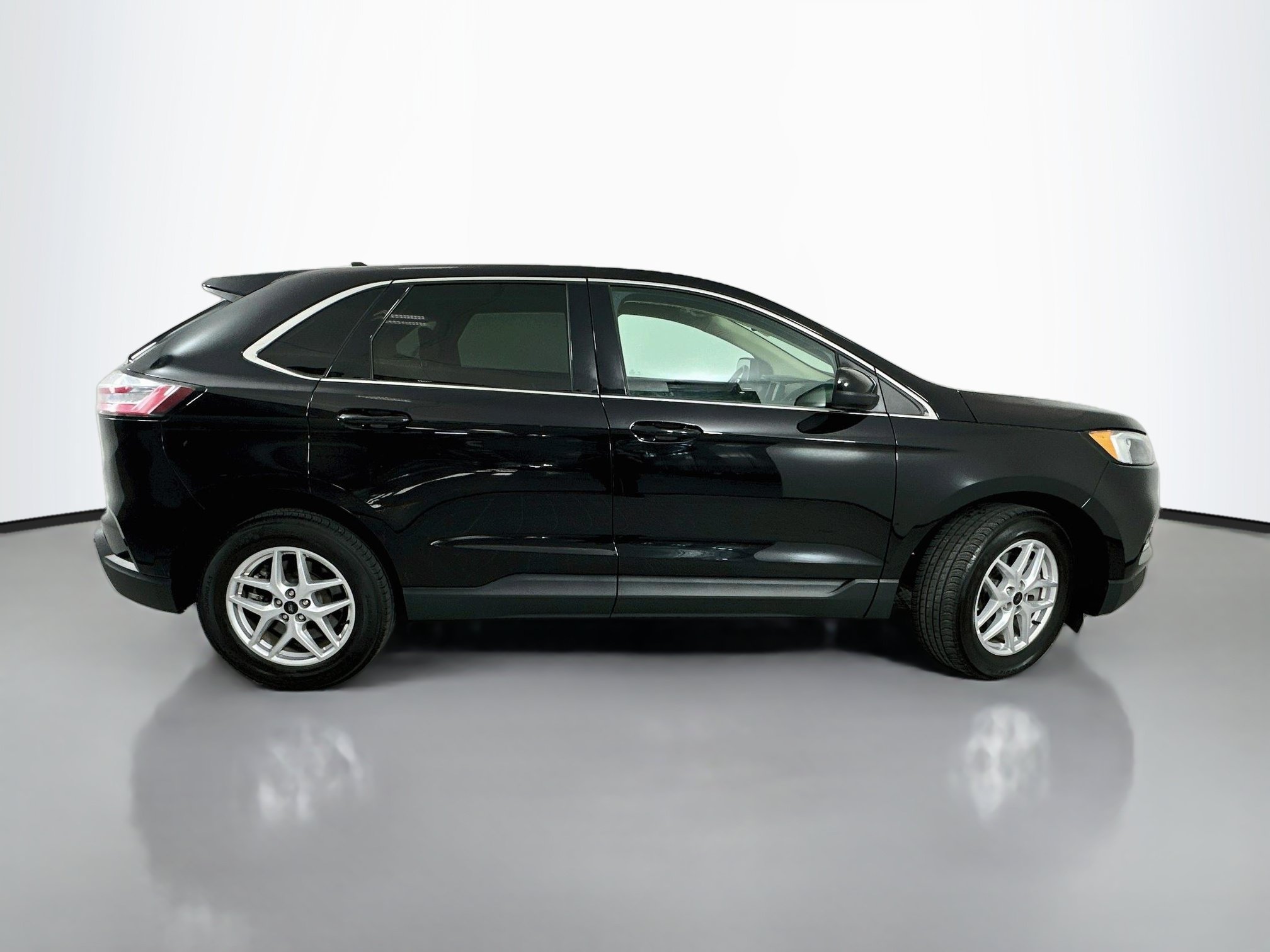 Used 2024 Ford Edge SEL AWD/4WD image 8