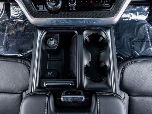 Used 2025 Ford Expedition Platinum w/ Stealth Performance Package image 26