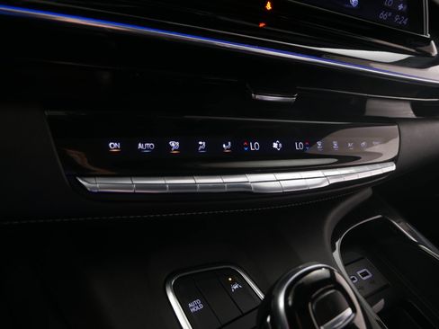 Certified 2022 Cadillac Escalade Sport w/ LPO, Floor Liner Package AWD/4WD image 23