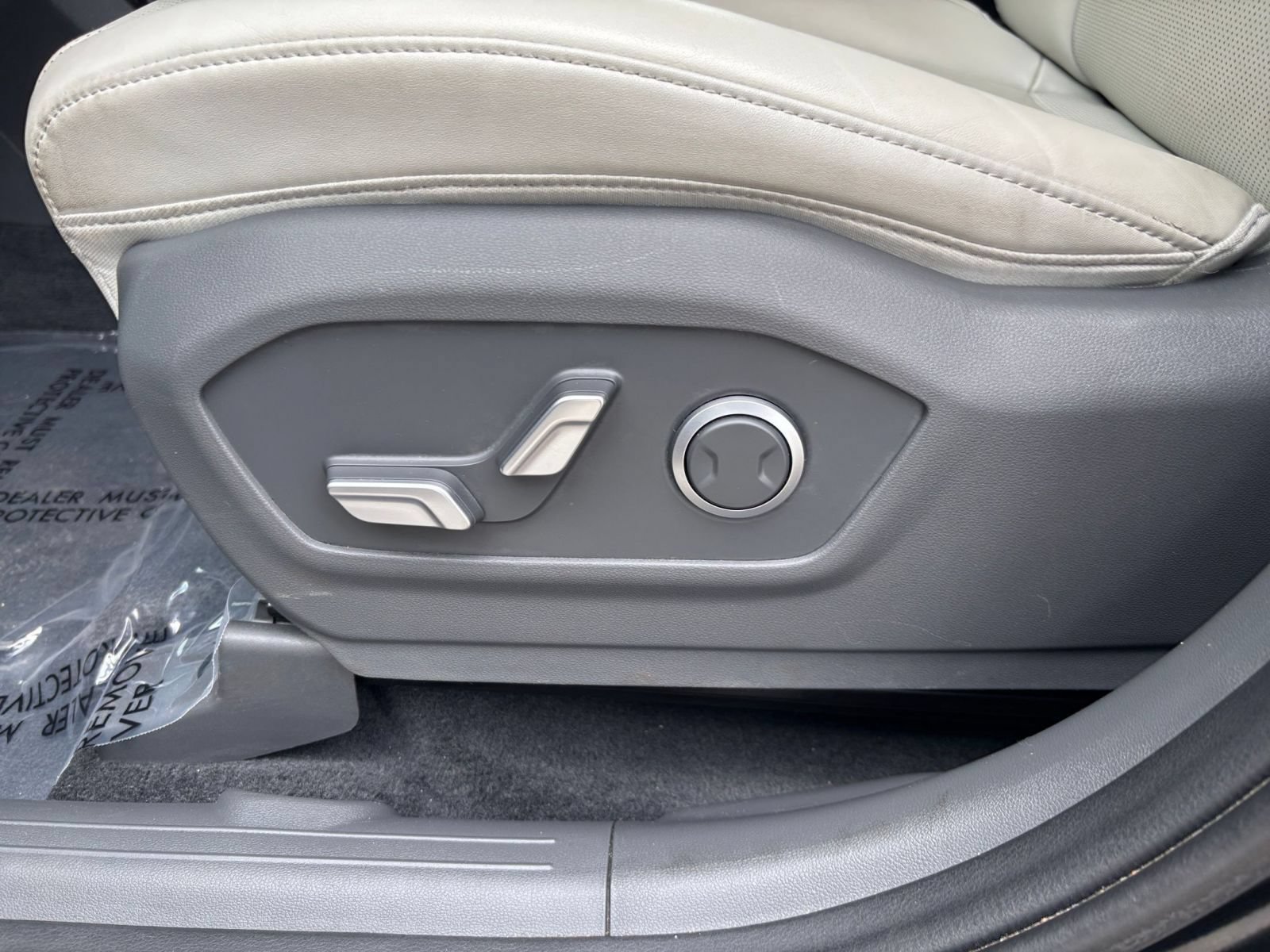 Used 2025 Hyundai Santa Fe SEL AWD/4WD image 19