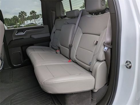 Used 2024 GMC Sierra 2500 SLT w/ SLT Premium Package image 14