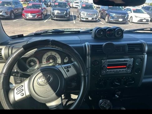 Used 2014 Toyota FJ Cruiser 4WD w/ Upgrade Package image 7