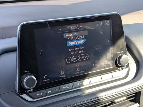 Used 2023 Nissan Rogue SV image 22