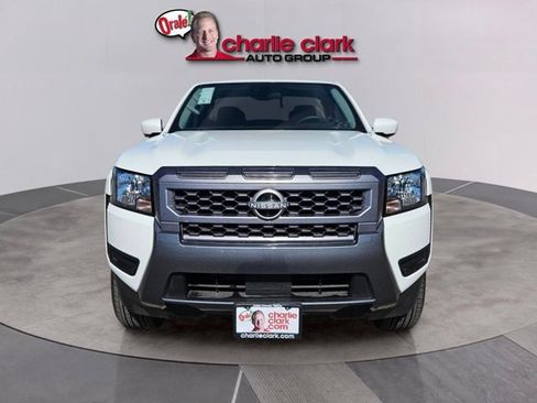 Certified 2025 Nissan Frontier SV RWD image 9