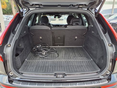Used 2021 Volvo XC60 T8 R-Design AWD/4WD image 17
