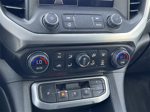 Certified 2023 GMC Acadia SLE w/ Driver Convenience Package image 19