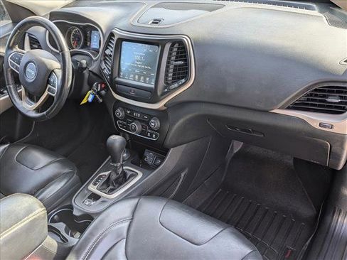 Used 2017 Jeep Cherokee Latitude w/ True North Edition AWD/4WD image 20