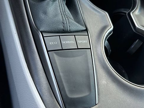 Used 2024 Toyota Camry SE FWD image 29
