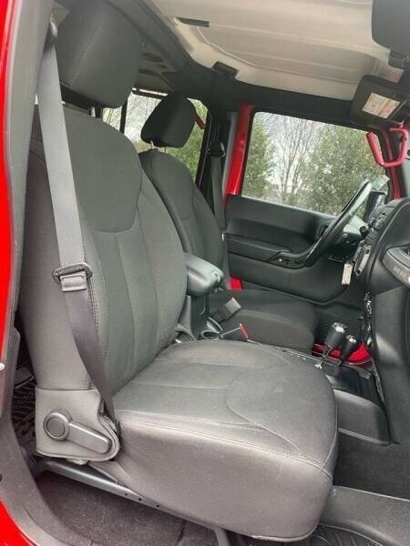 Used 2015 Jeep Wrangler Unlimited Sport w/ Quick Order Package 24S AWD/4WD image 12