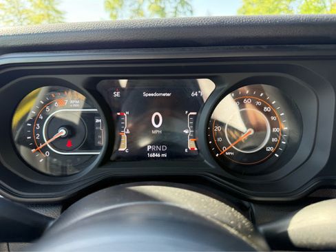 Used 2024 Jeep Wrangler Unlimited Sport AWD/4WD image 14