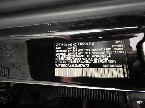 Used 2020 Porsche Cayenne S image 29