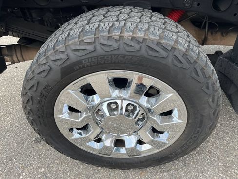 Used 2019 GMC Sierra 2500 Denali w/ Duramax Plus Package AWD/4WD image 14