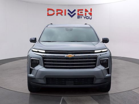 New 2026 Chevrolet Traverse LT w/ Driver Confidence Package image 8