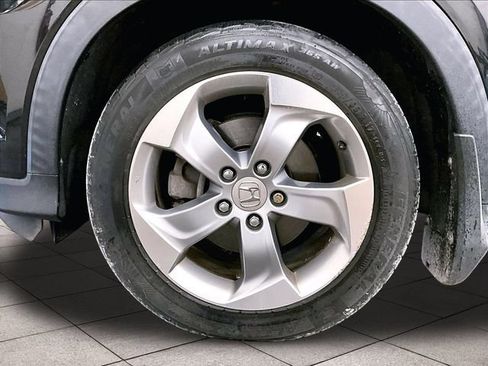Used 2018 Honda HR-V LX image 9