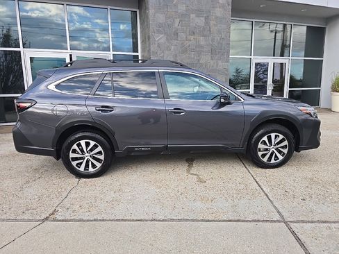 Certified 2025 Subaru Outback Premium image 28