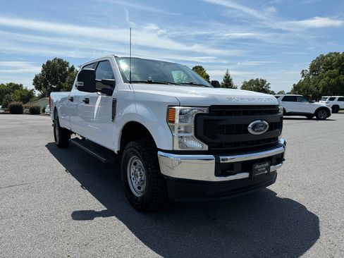 Used 2022 Ford F250 XL w/ Power Equipment Group image 8