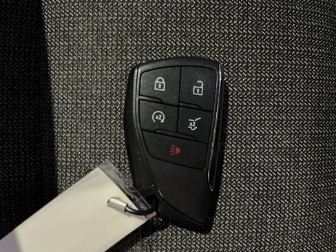 Used 2025 GMC Acadia Elevation image 31