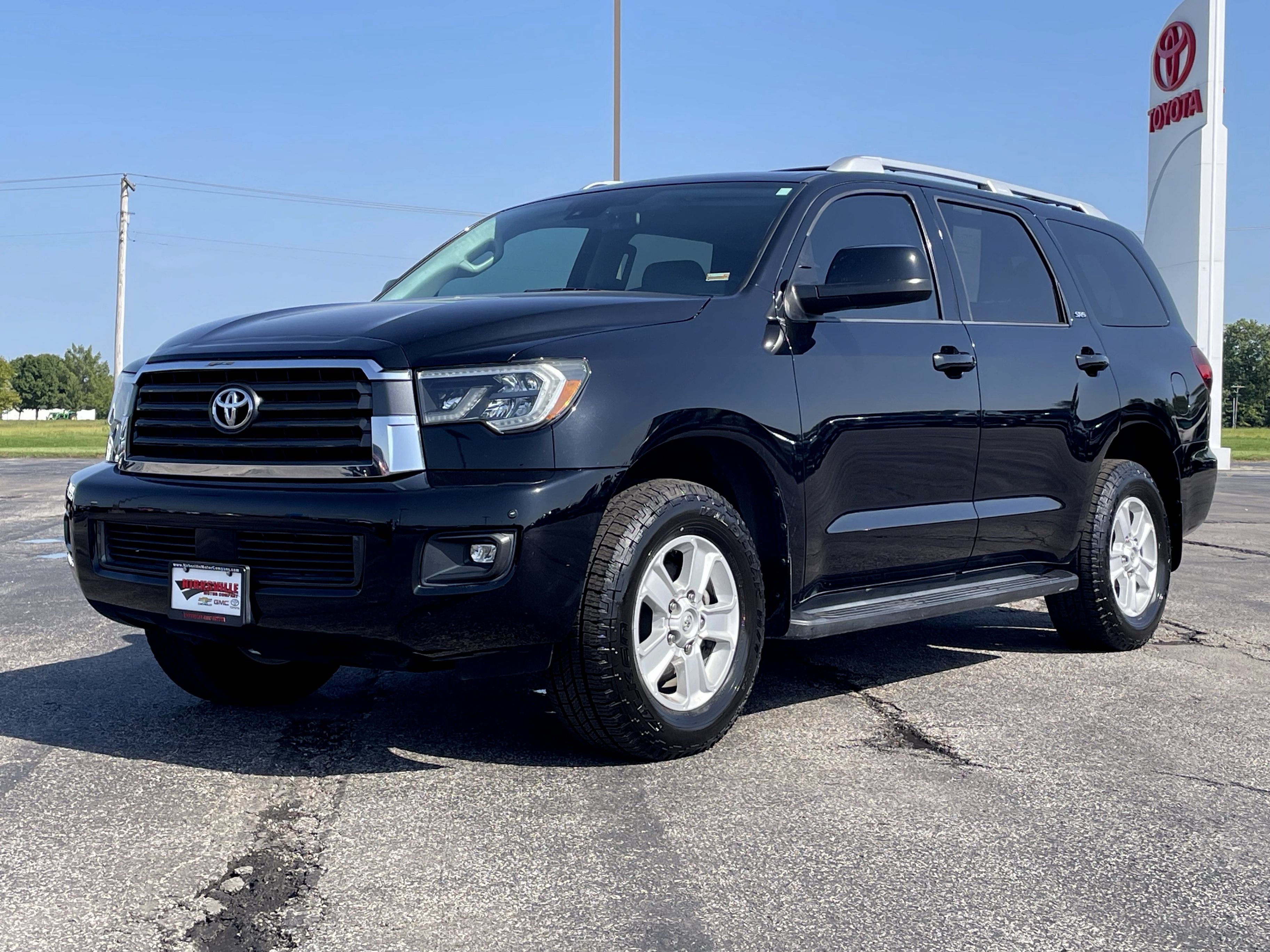 Used 2019 Toyota Sequoia SR5 AWD/4WD image 8