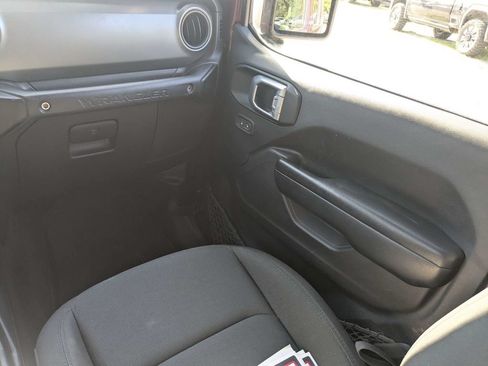 Used 2021 Jeep Wrangler Unlimited Sport AWD/4WD image 17