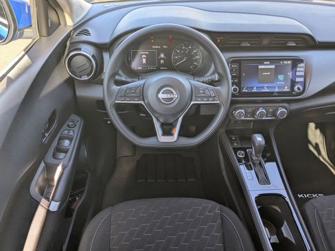 Used 2024 Nissan Kicks SV image 15