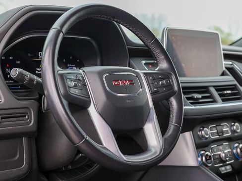 Used 2022 GMC Yukon SLE w/ Gmc Pro Safety Plus Package AWD/4WD image 31