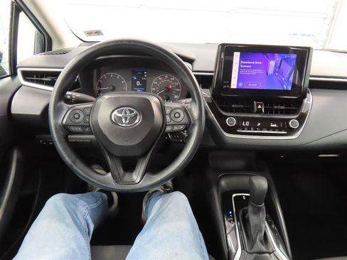 Used 2025 Toyota Corolla LE FWD image 16