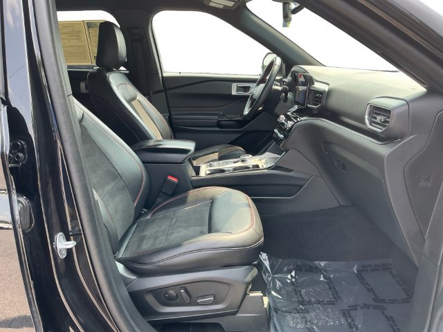 Used 2023 Ford Explorer ST-Line AWD/4WD image 17