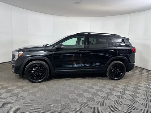 Used 2022 GMC Terrain SLT w/ Elevation Edition image 6