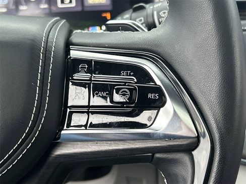 Used 2022 Jeep Grand Cherokee Overland w/ Advanced Protech Group III image 22