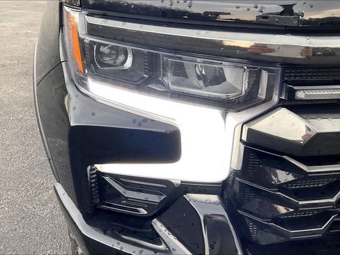 Used 2023 Chevrolet Silverado 1500 ZR2 w/ Technology Package image 32