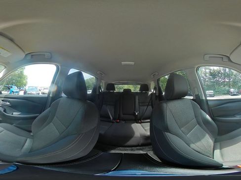 Used 2025 Nissan Rogue SV FWD image 43