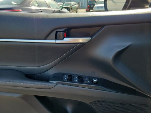 Used 2018 Toyota Camry XSE w/ Audio Package FWD image 17