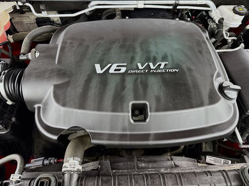 Used 2018 GMC Canyon SLT image 37