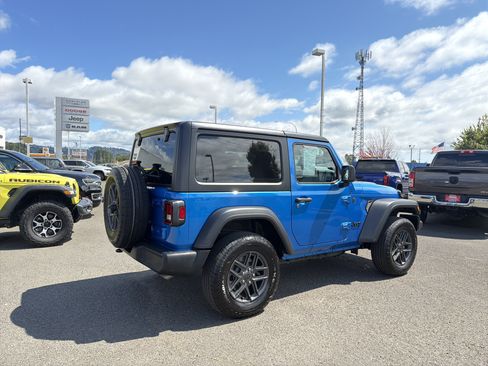 Used 2024 Jeep Wrangler Sport AWD/4WD image 6