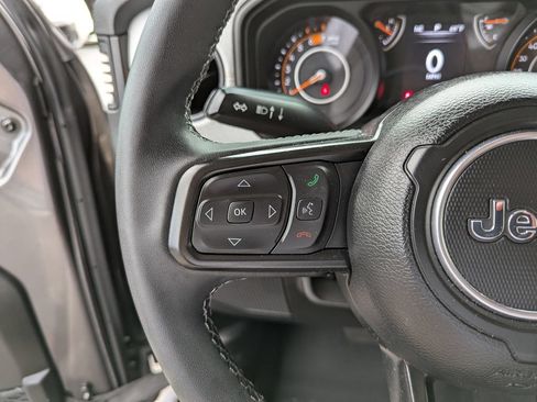 Used 2025 Jeep Wrangler Unlimited Sport AWD/4WD image 16