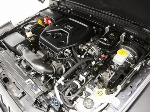 Certified 2021 Jeep Wrangler Unlimited Sahara image 9