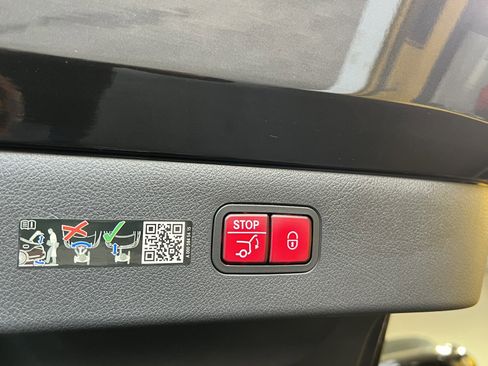 Used 2022 Mercedes-Benz EQS 580 4MATIC Sedan image 28