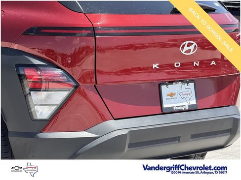 Used 2025 Hyundai Kona SEL FWD image 6