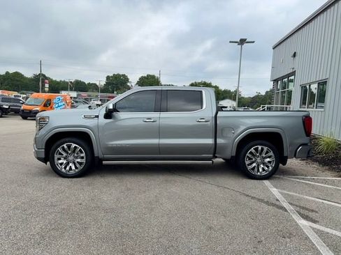 Used 2025 GMC Sierra 1500 Denali AWD/4WD image 4