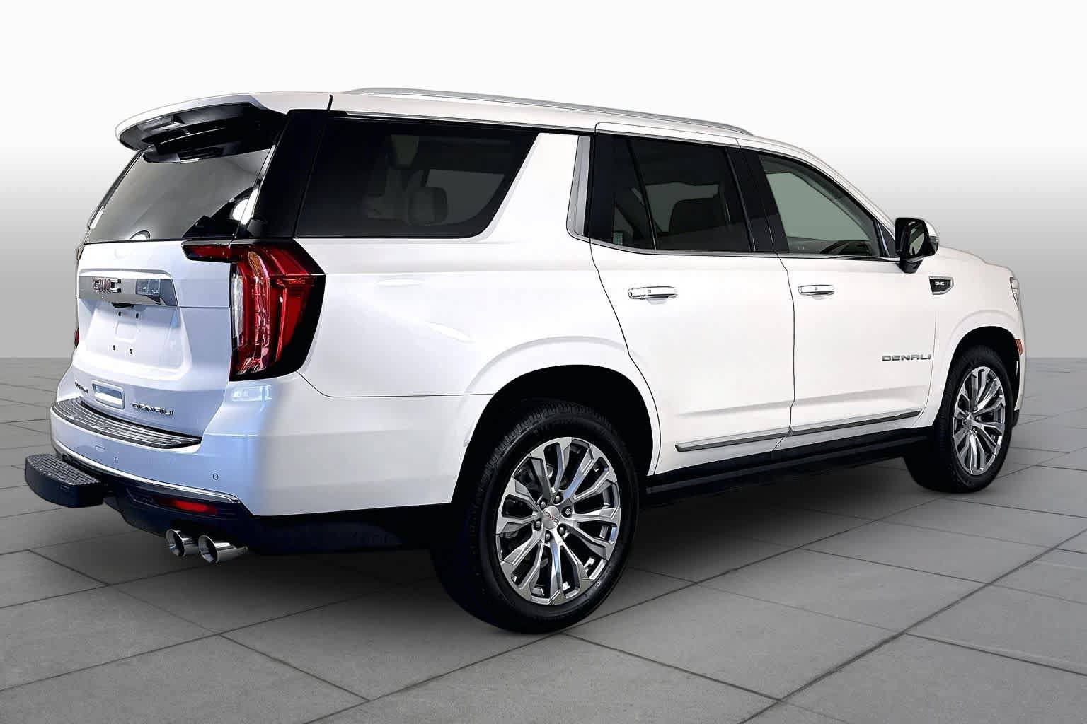 Used 2021 GMC Yukon Denali w/ Denali Premium Package RWD image 13