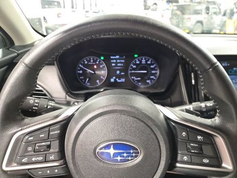 Used 2025 Subaru Outback Premium AWD/4WD image 17