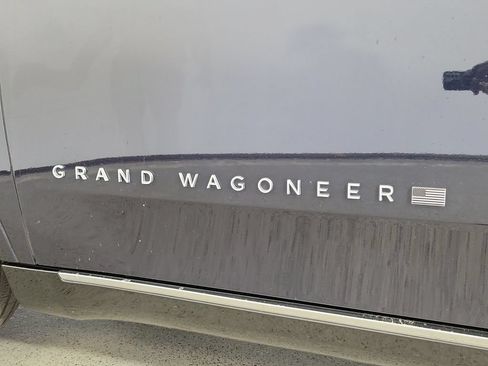 Used 2025 Jeep Grand Wagoneer 4WD image 8