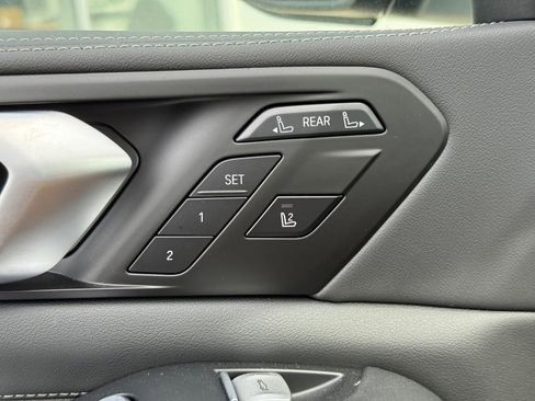 New 2025 BMW X7 xDrive40i w/ Premium Package image 12