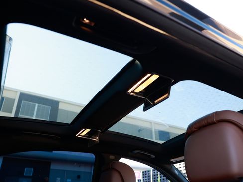 Used 2019 Mercedes-Benz S 560 Sedan image 28