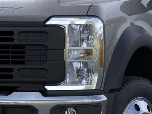 New 2026 Ford F450 XL w/ XL Chrome Package image 18