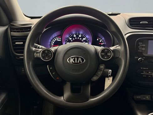 Used 2017 Kia Soul + FWD image 18