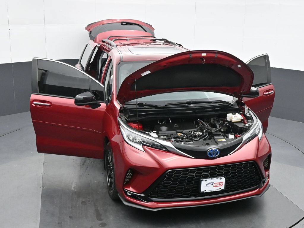 Used 2024 Toyota Sienna XSE FWD image 37