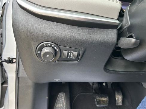 New 2026 Jeep Compass Limited image 18