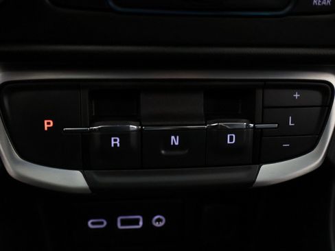 Used 2024 GMC Terrain SLE w/ Driver Convenience Package image 47